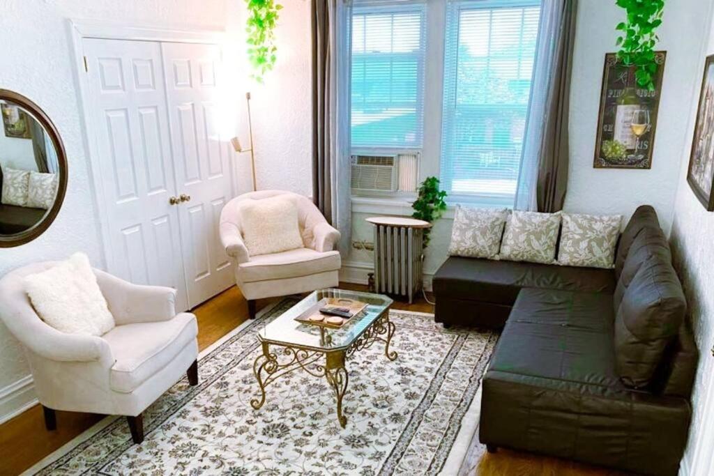 (53.1N) Walk to Forest Park in Comfort! image