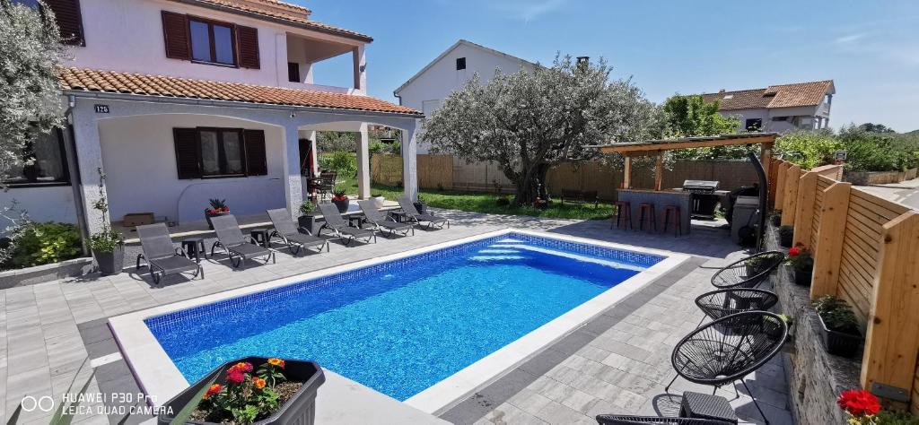 Apartment olive tree garden&poll view 4 plus 2, 130 m2 with tiki bar photo 1