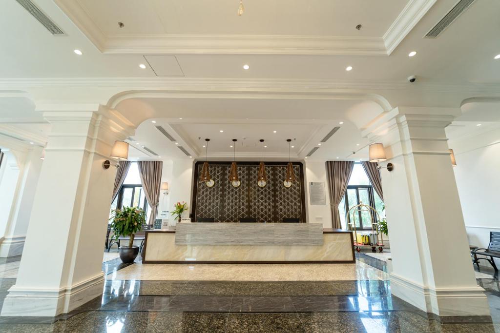 Rex Quang Binh Hotel