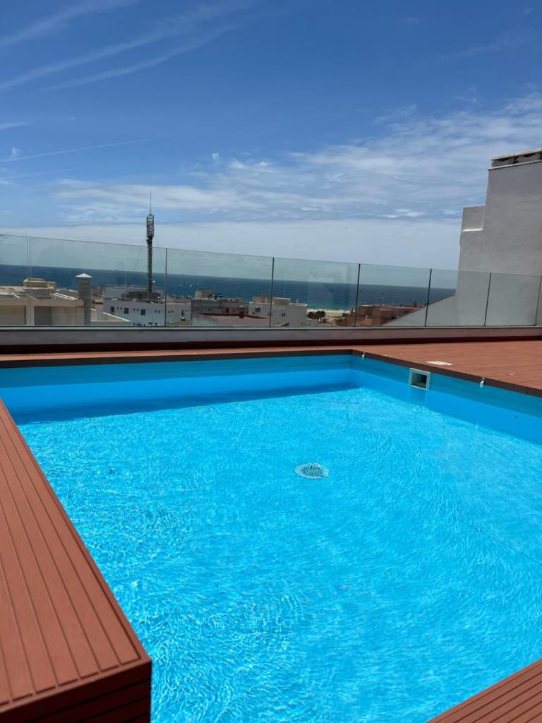 Centre-Terrace, Pool, Parking & Home-Office (WIFI) photo 1