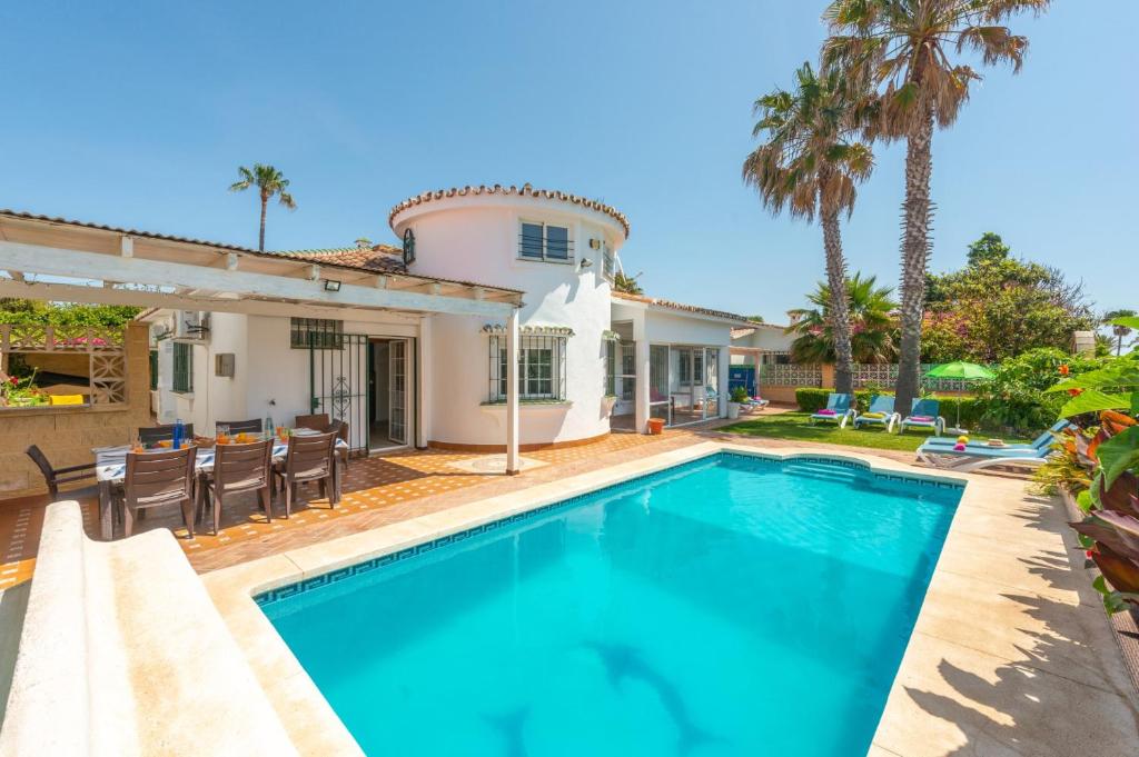 Villa Ruby by Villa Plus