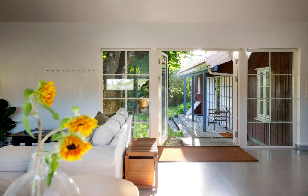 Studio Solbakke, modern studio close to sea photo 1