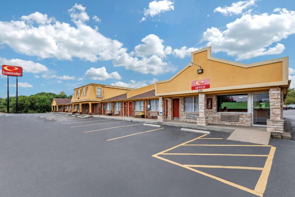 Econo Lodge Erlanger image