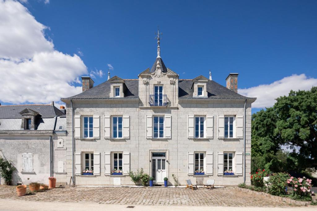 Casa Mila & SPA- Chambres d'Hôtes raffinées vue Loire et piscine photo 3