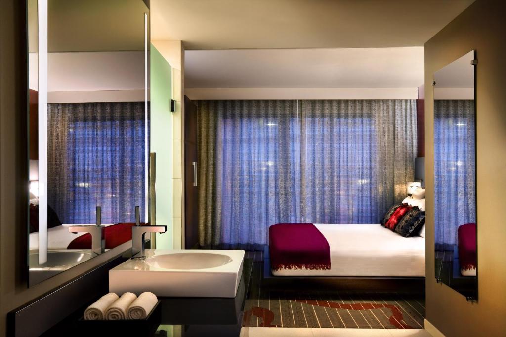 Сьюит (Люкс с кроватью размера «king-size»), Hard Rock Hotel San Diego