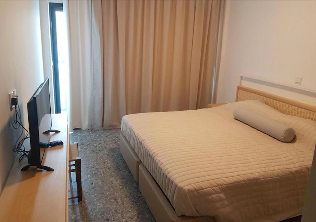 E.J. Pyrgos Bay Hotel photo 2