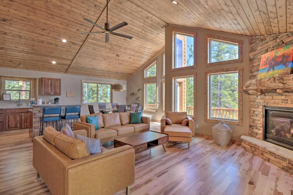 Tasteful Fairplay Getaway with Pikes Peak Views photo 4
