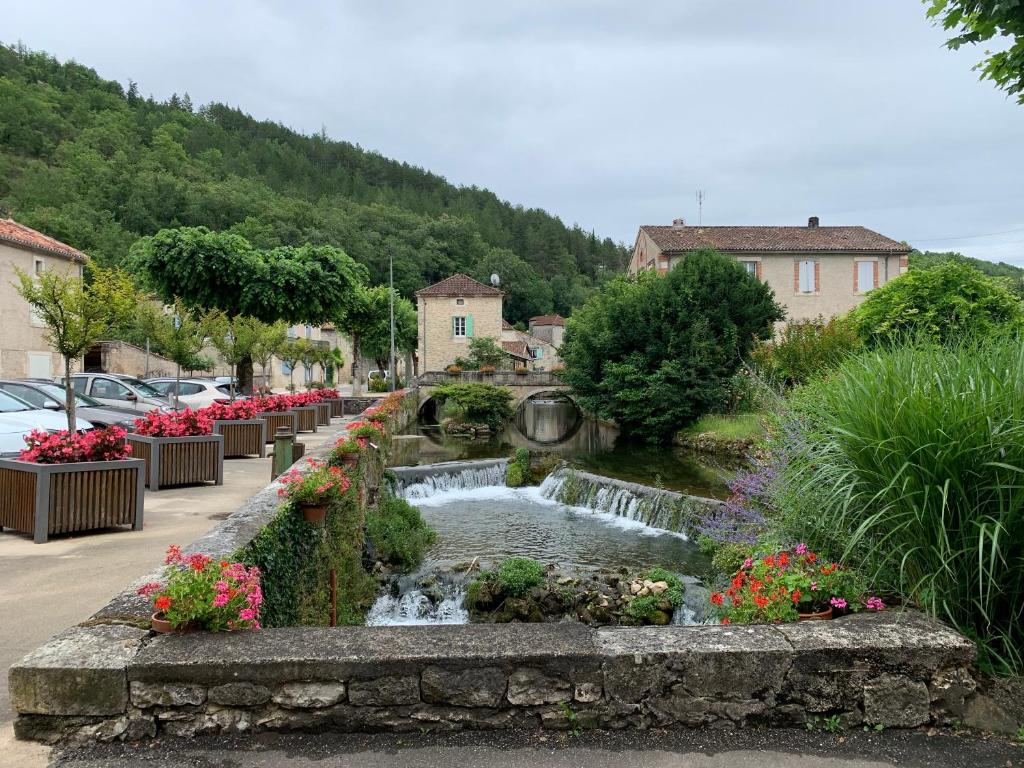 stylish one bedroom apartment in a lovely village photo 2