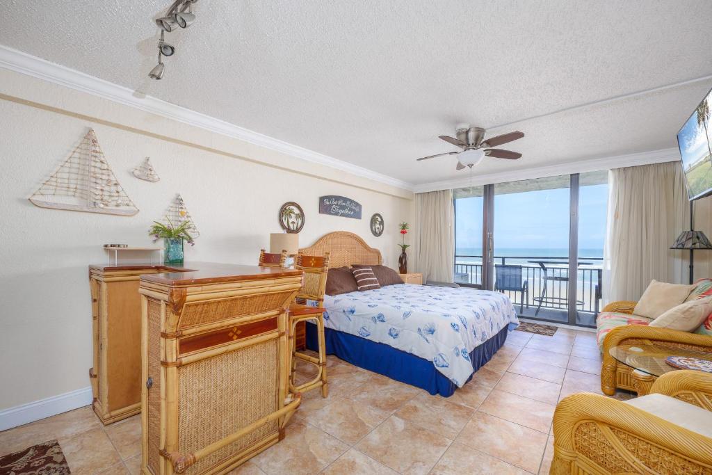 Beach Condo Beach Front, Huge Outdoor Pool, Heated Indoor Pool, Kiddie Pool, Tiki Bar photo 1