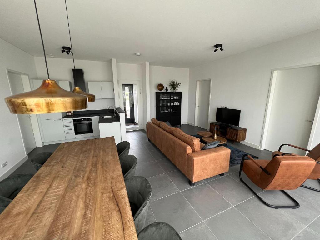 Inviting villa in Zeewolde with terrace photo 3