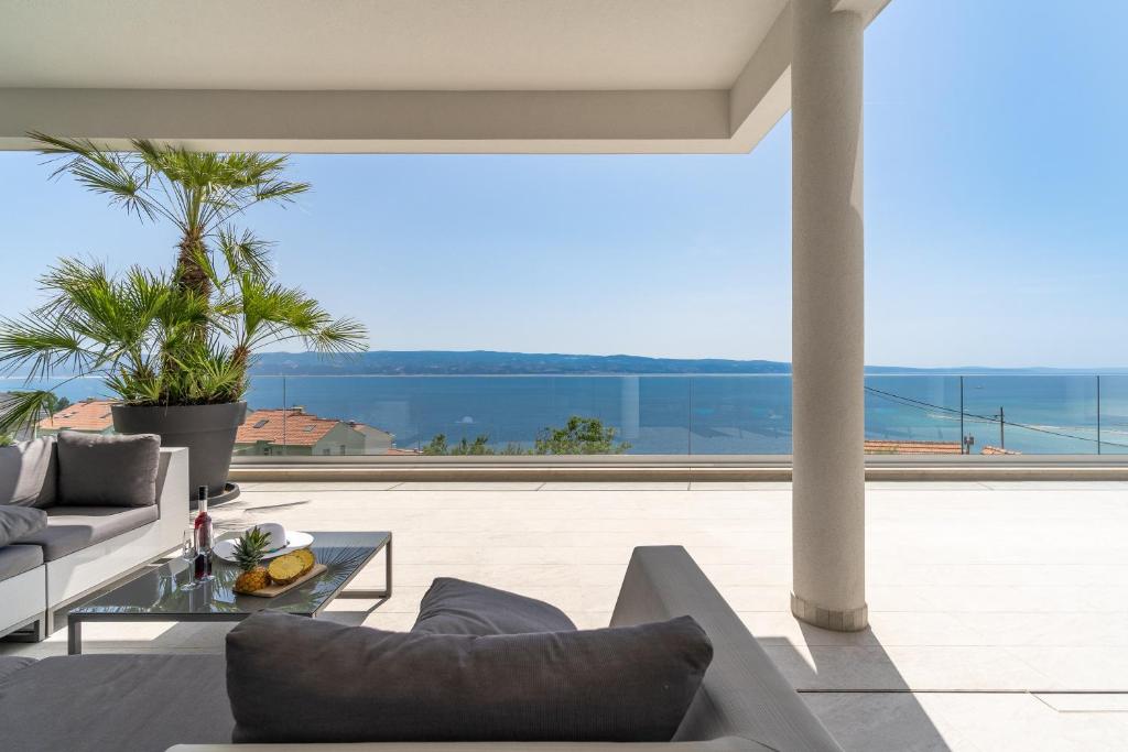 Luxurious Villa ADA; hot tub, sauna, gym, pool photo 2