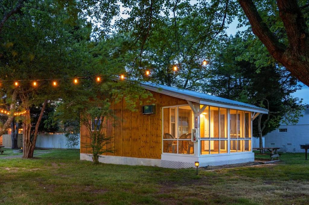 Beach Bum West-O Cabins image