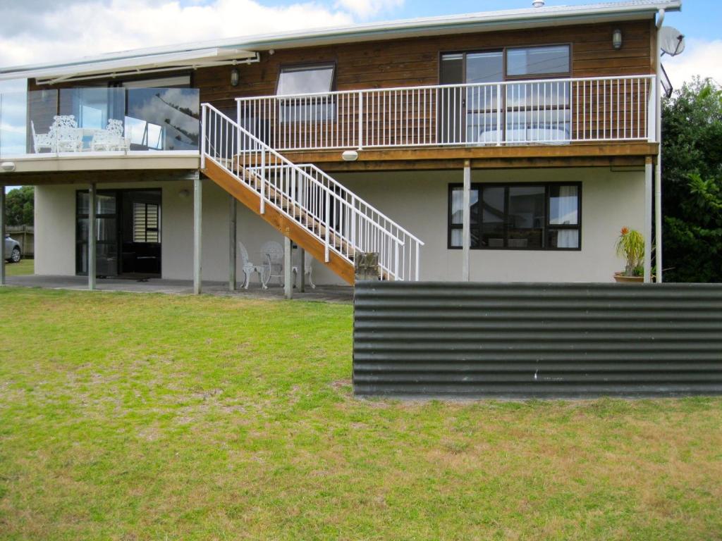 Cooks Beach Gem - Cooks Beach Holiday Home
