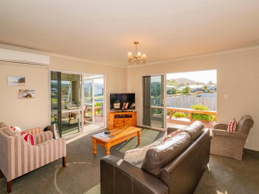 Home Base - Cooks Beach Holiday Home photo 1