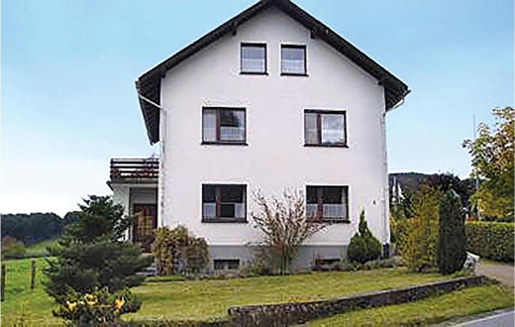 Beautiful Home In Medebach-ddinghausen With 6 Bedrooms And Wifi