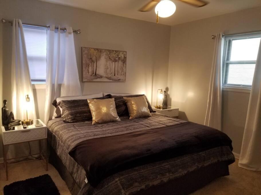 *NEW*ENTIRE HOME IN ROSE DISTRICT*DINE*SHOP*FUN photo 1