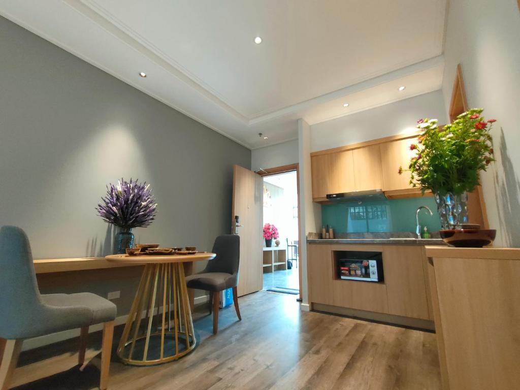 Hồng Gia Tuệ Lake View