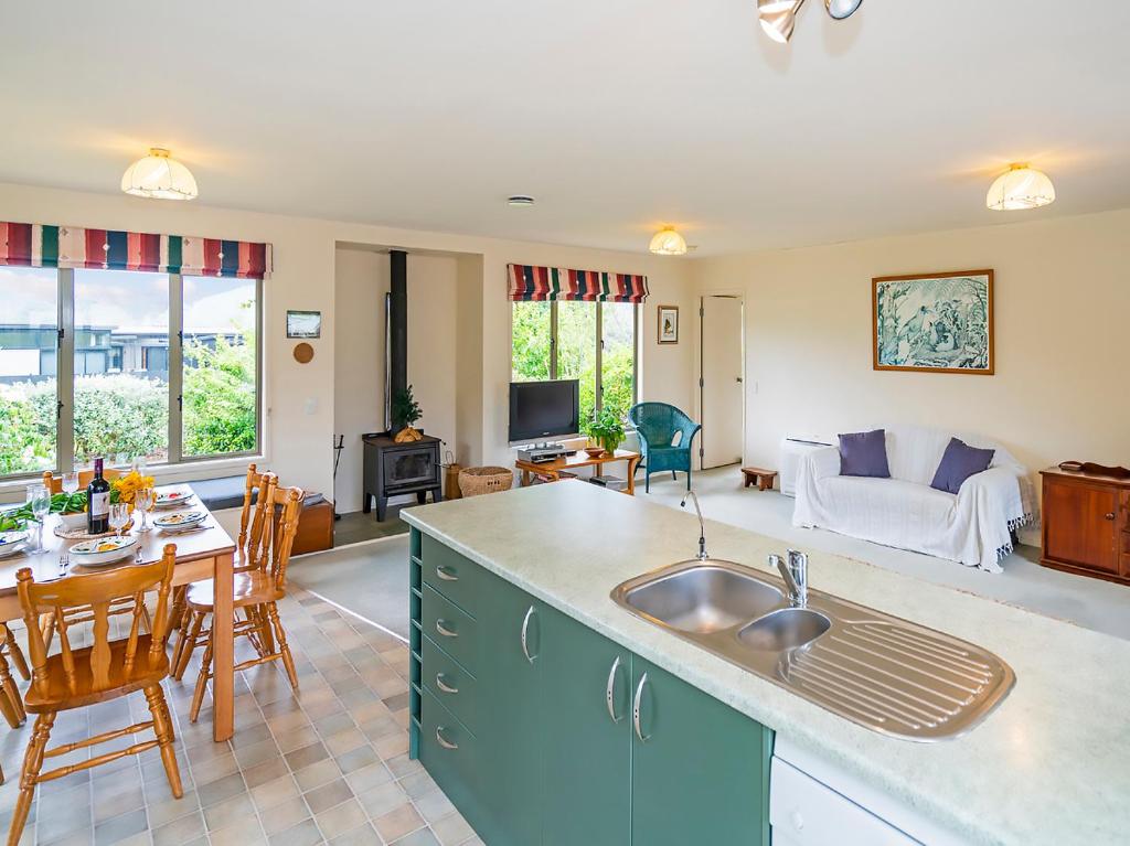 Oyster Haven - Cooks Beach Holiday Home photo 1