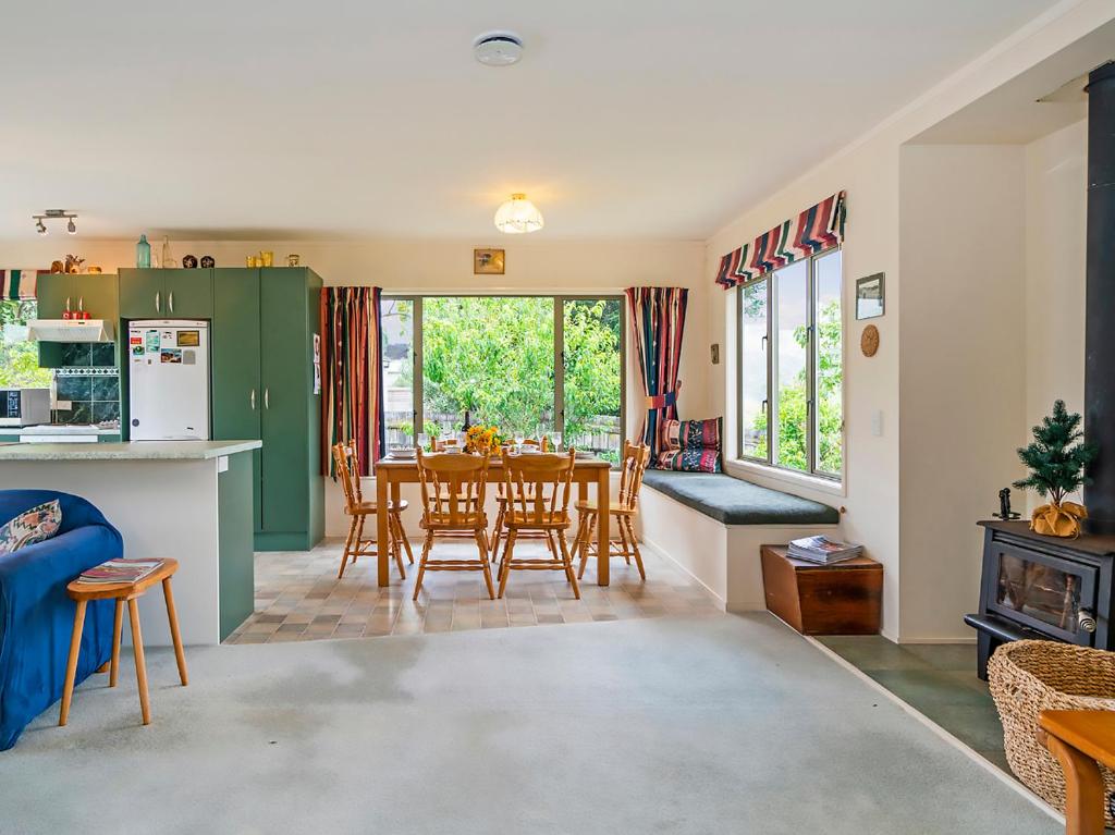 Oyster Haven - Cooks Beach Holiday Home photo 4