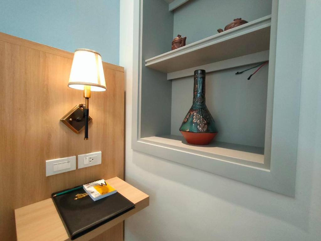 Hồng Gia Tuệ Lake View