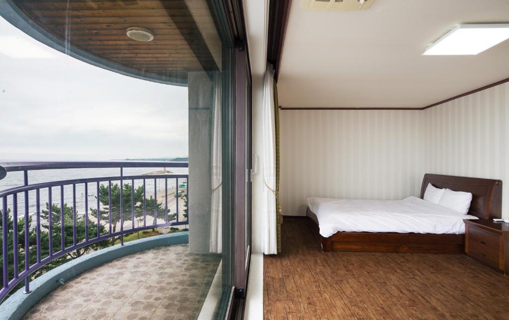 Benikea Hotel Mountain & Ocean Sokcho photo 1
