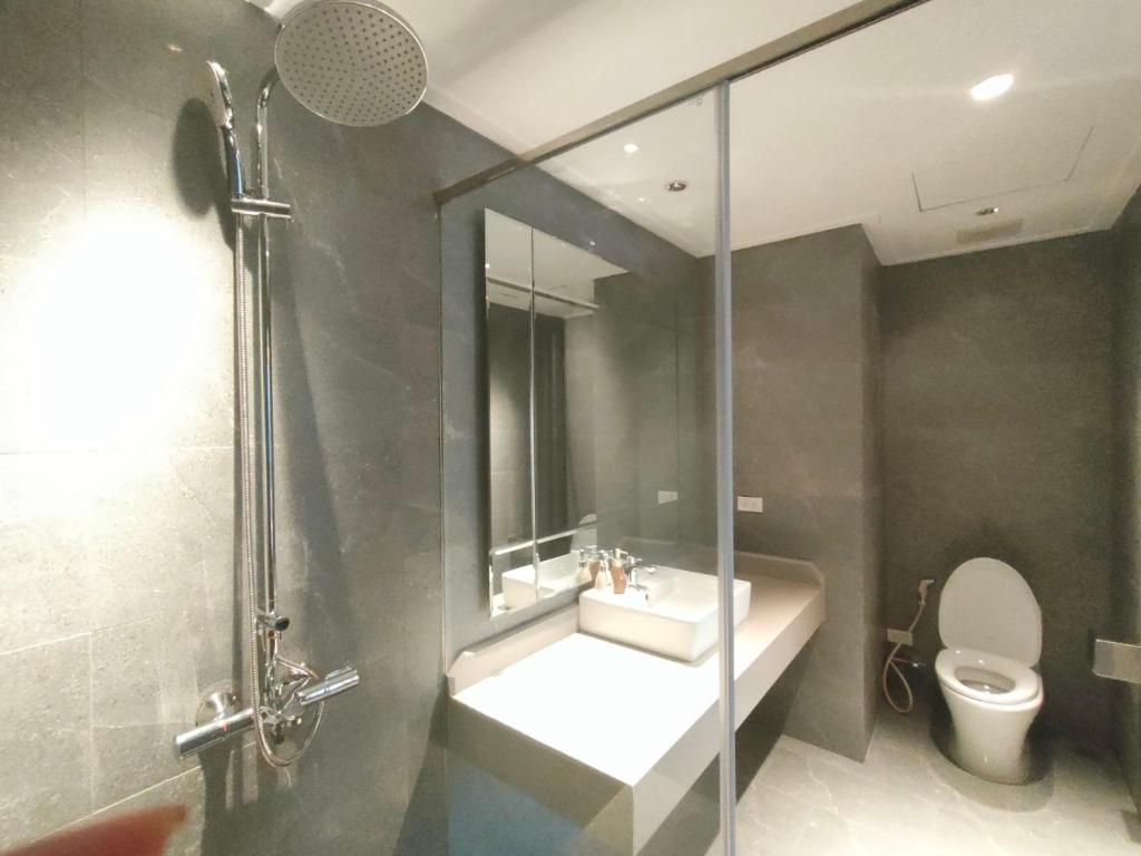 Hồng Gia Tuệ Lake View