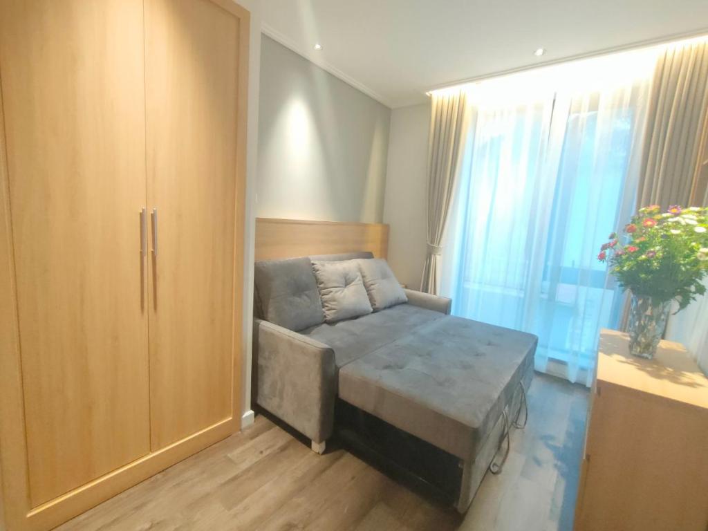 Hồng Gia Tuệ Lake View