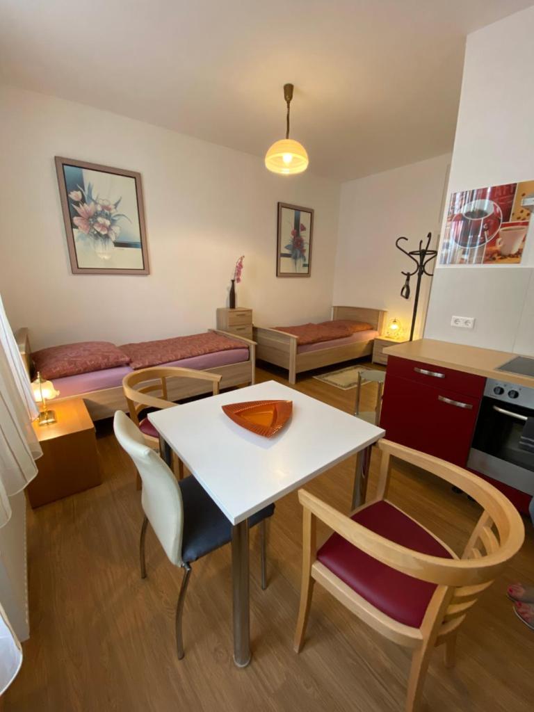 City Apartment in Nürnberg Room Type - Large Twin Room