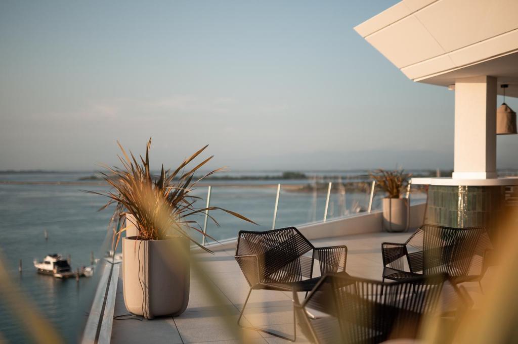 Laguna Faro Suites - Adults Only & Free Beach photo 3