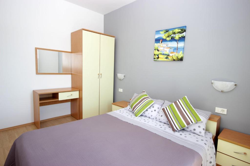 Apartments Fjolla photo 3