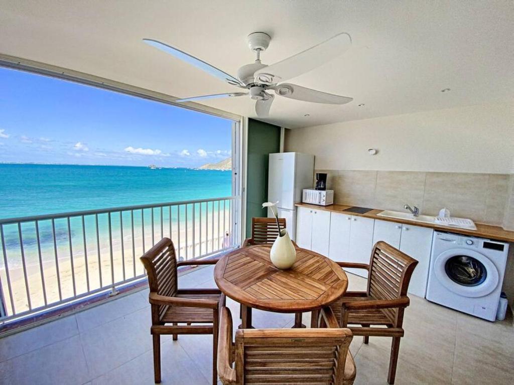 Pavillon Beach 9, feet in the water in Grand Case photo 3