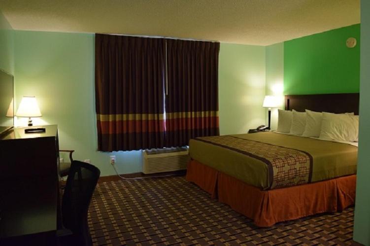 Snelling Motor Inn photo 1