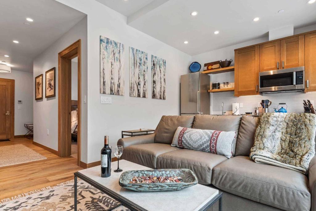 Riverfront Lodge by East West Hospitality photo 3