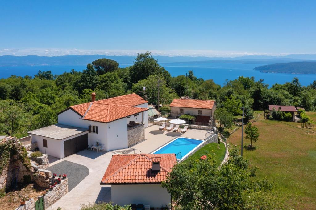 Villa Simici quiet peaceful place with pool perfect to enjoy the nature photo 1