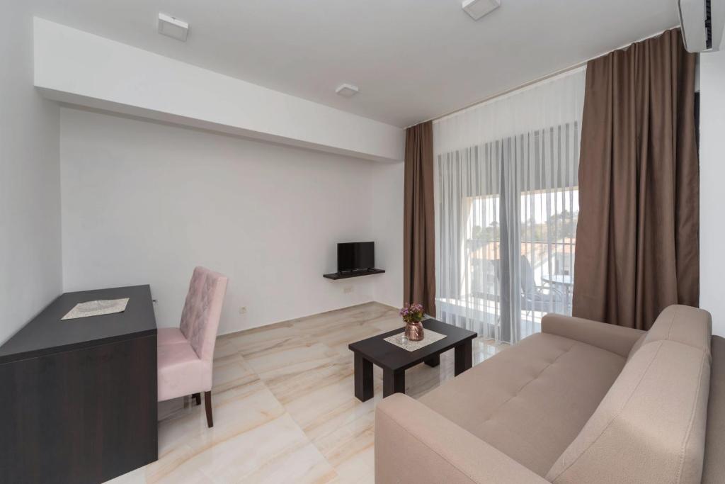 N Hotel photo 4