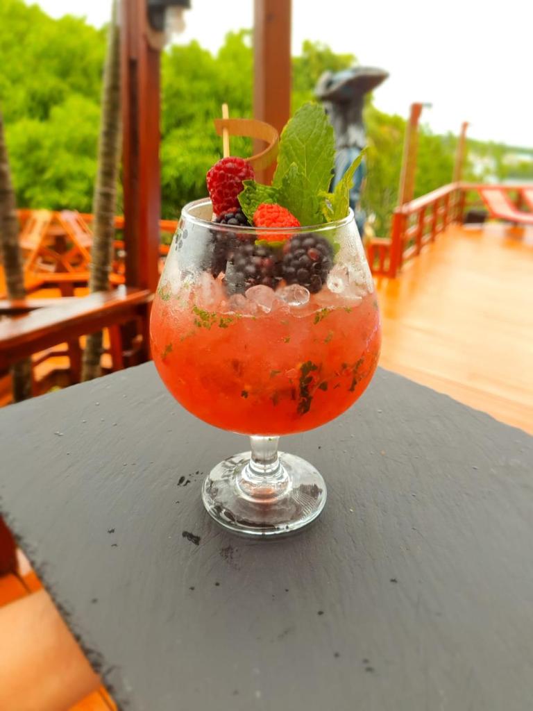 Roatan Yacht Club and Dive Center photo 1