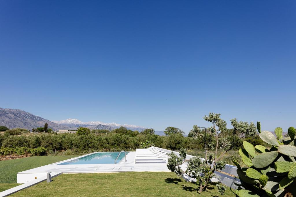 Mikro Livadi Special Lodges - Has an Eco Salt water pool - 150m from the beach photo 1