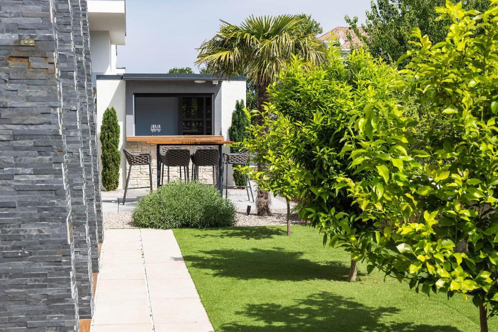 FIRST RESIDENCE Villa Eternity photo 4