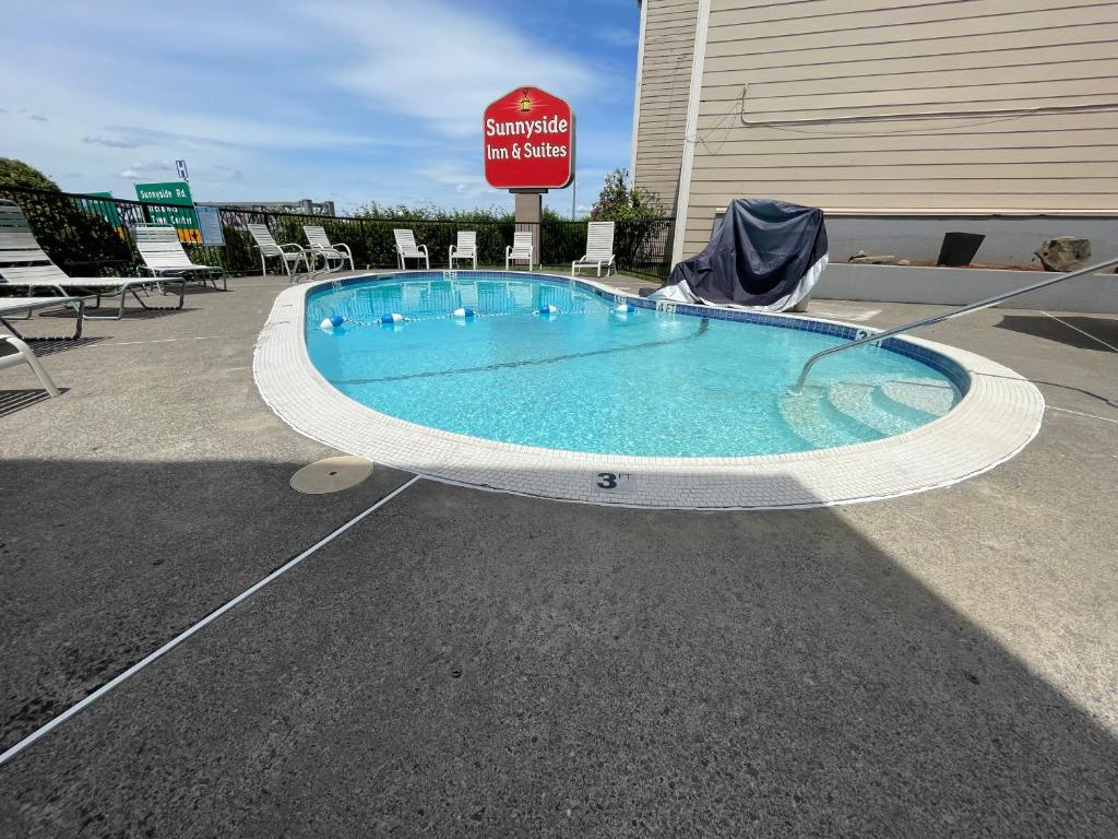 Sunnyside Inn & Suites image