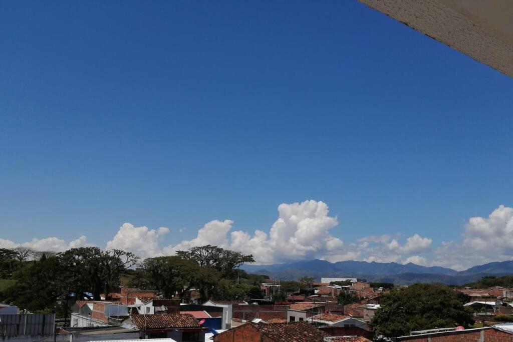Apartamento de lujo , con linda vista, cuarto piso photo 2