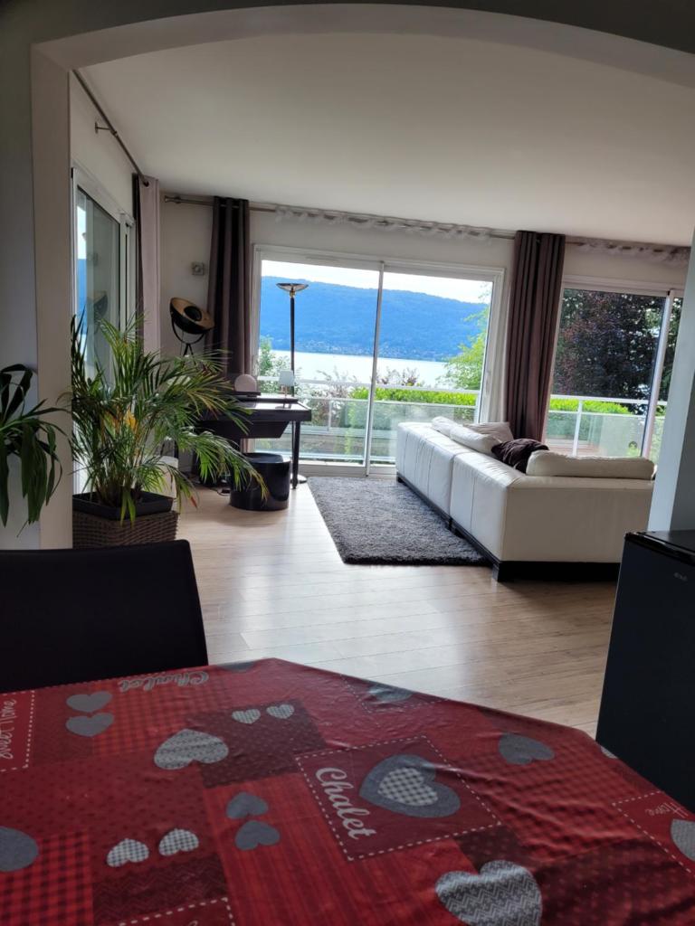Beautiful property in front of Annecy Lake photo 4