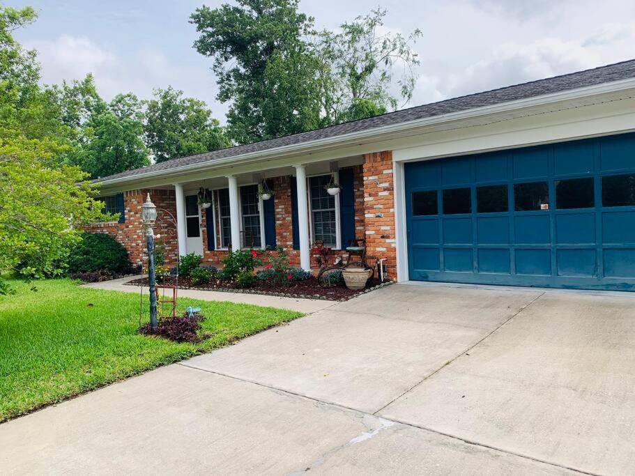 Cush Jax Baymeadows Ranch, Close to Everything! photo 1