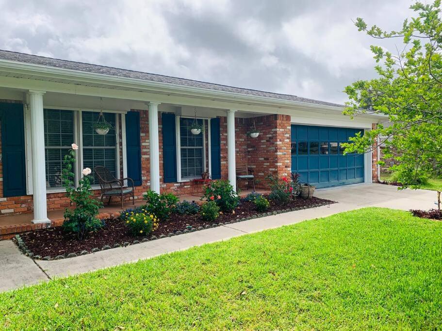Cush Jax Baymeadows Ranch, Close to Everything! photo 3