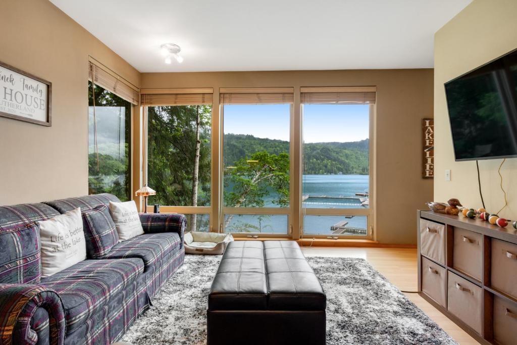 Lake Sutherland Ski Condo photo 2