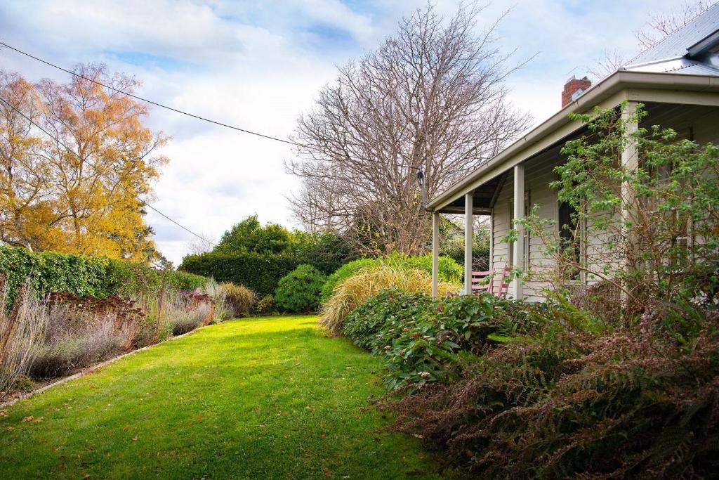 Wombat Hill Cottage photo 1