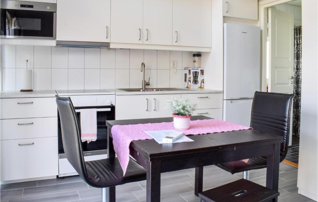 Awesome Home In Rockneby With 2 Bedrooms And Wifi photo 2