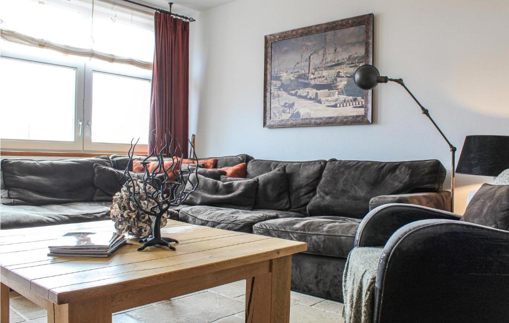 Stunning Home In Hellevoetsluis With 2 Bedrooms And Wifi photo 2