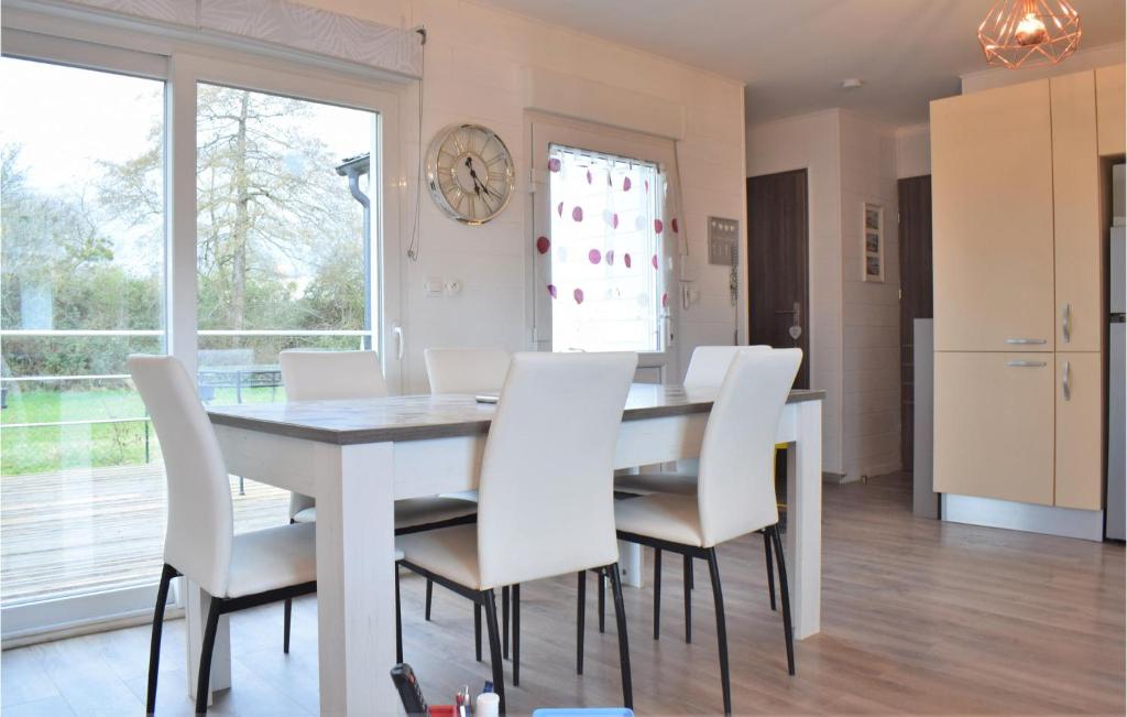 Awesome Home In Hermanville-sur-mer With Wifi And 2 Bedrooms photo 2