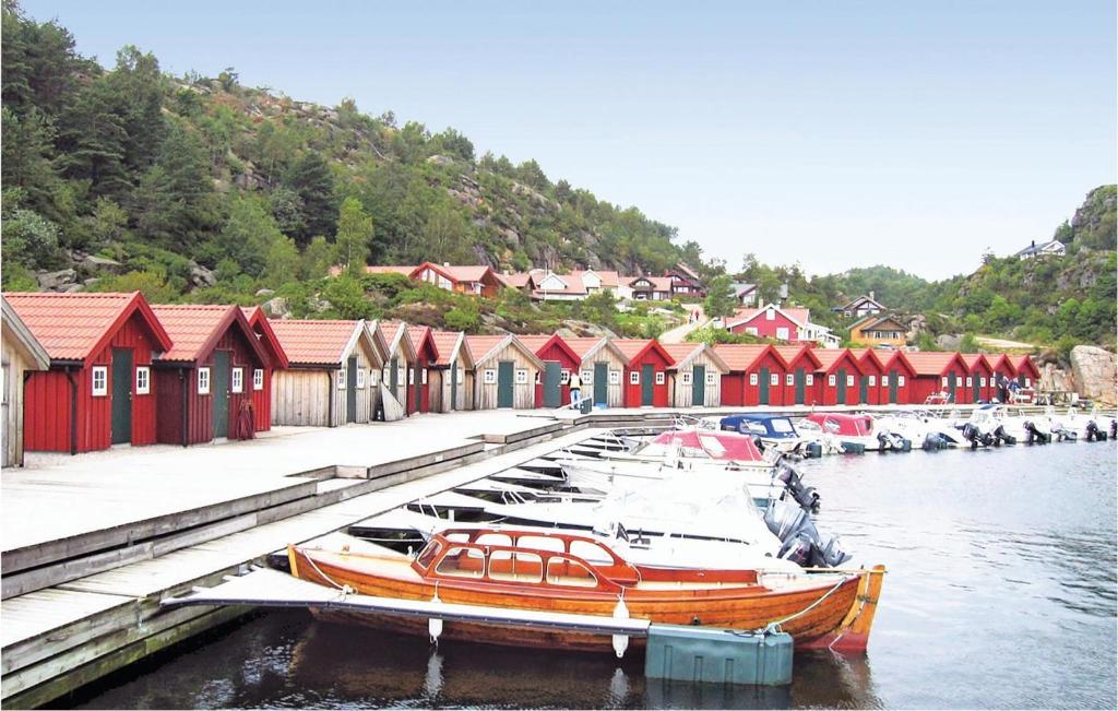 Amazing Home In Lindesnes With Sauna, Private Swimming Pool And Indoor Swimming Pool photo 2