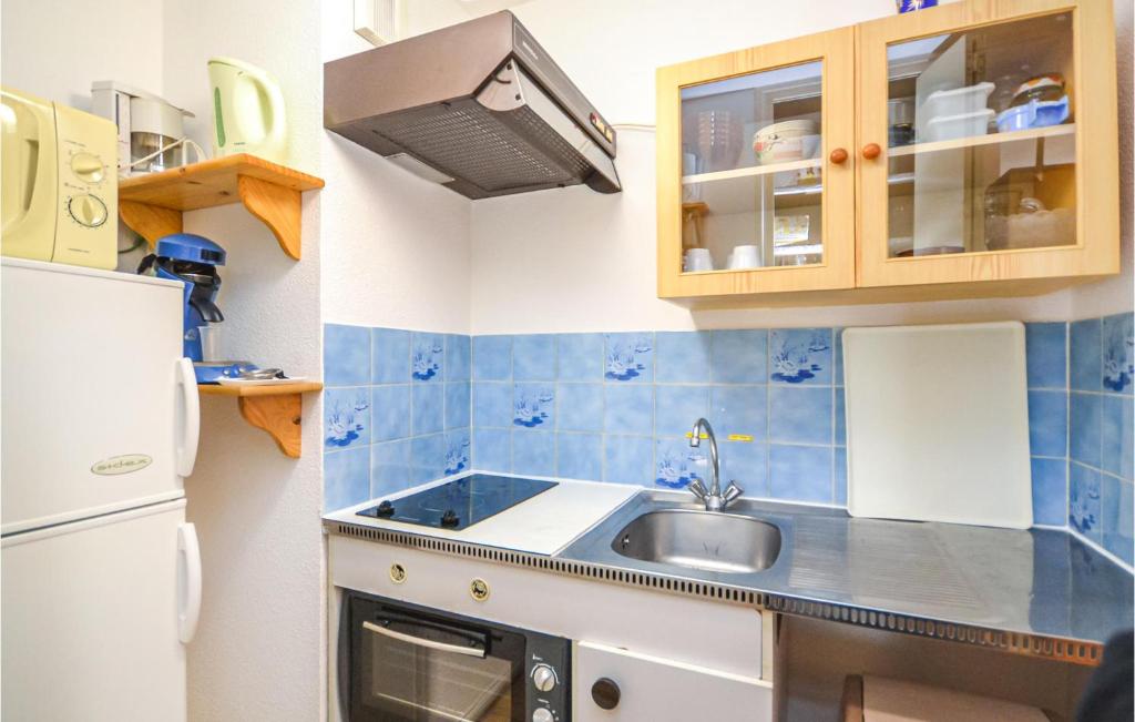 Stunning Apartment In Le Grau Du Roi With 2 Bedrooms And Outdoor Swimming Pool photo 4